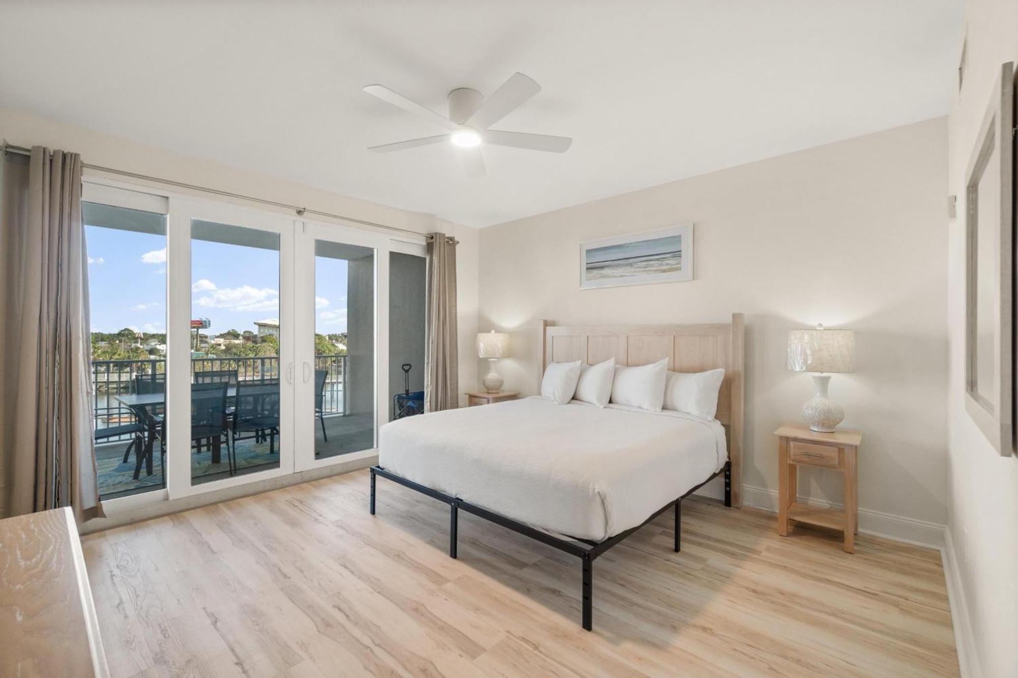 Apartment Laketown Wharf By Panhandle Getaways Panama City Beach